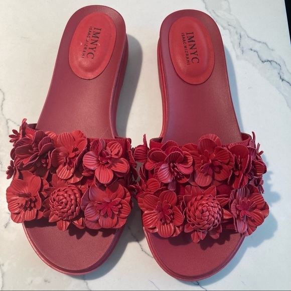 IMNYC Sz 7 Isaac Mizrahi Tina  Floral Slip On Vegan Leather Fabric Upper Sandals - Picture 2 of 10